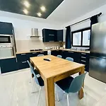 Apartment Cosy Close to the sea, King-size Bed St. Paul's Bay