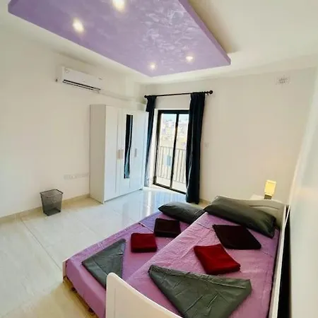 Daire Cosy Close to the sea, King-size Bed