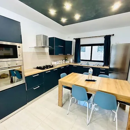 Cosy Close to the sea, King-size Bed Daire *