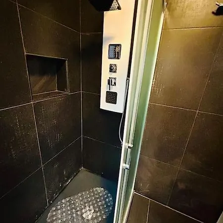 Cosy Close to the sea, King-size Bed * St. Paul's Bay