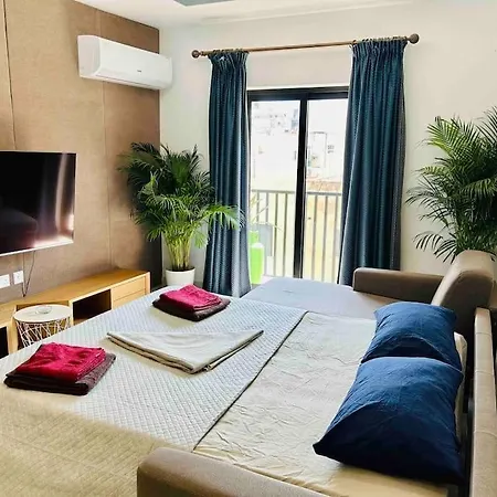 Cosy Close to the sea, King-size Bed * St. Paul's Bay