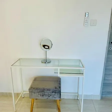 Cosy Close to the sea, King-size Bed Apartment *