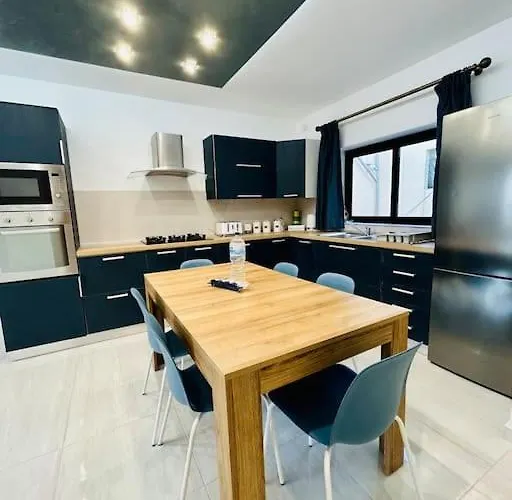 Apartment Cosy Close to the sea, King-size Bed St. Paul's Bay