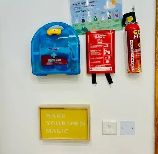 Cosy Close to the sea, King-size Bed St. Paul's Bay