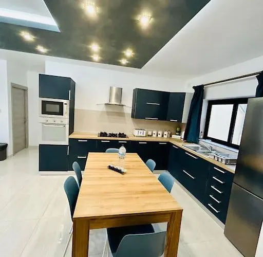 Apartment Cosy Close to the sea, King-size Bed