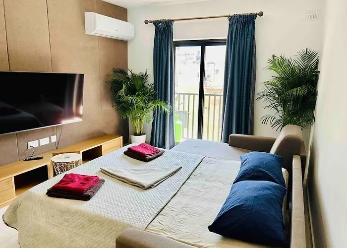 Cosy Close to the sea, King-size Bed * St. Paul's Bay